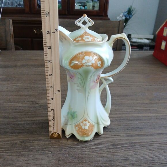 Reproduction RS Prussia Porcelain Chocolate Pot Teapot w/ Floral Decoration - Picture 11 of 12